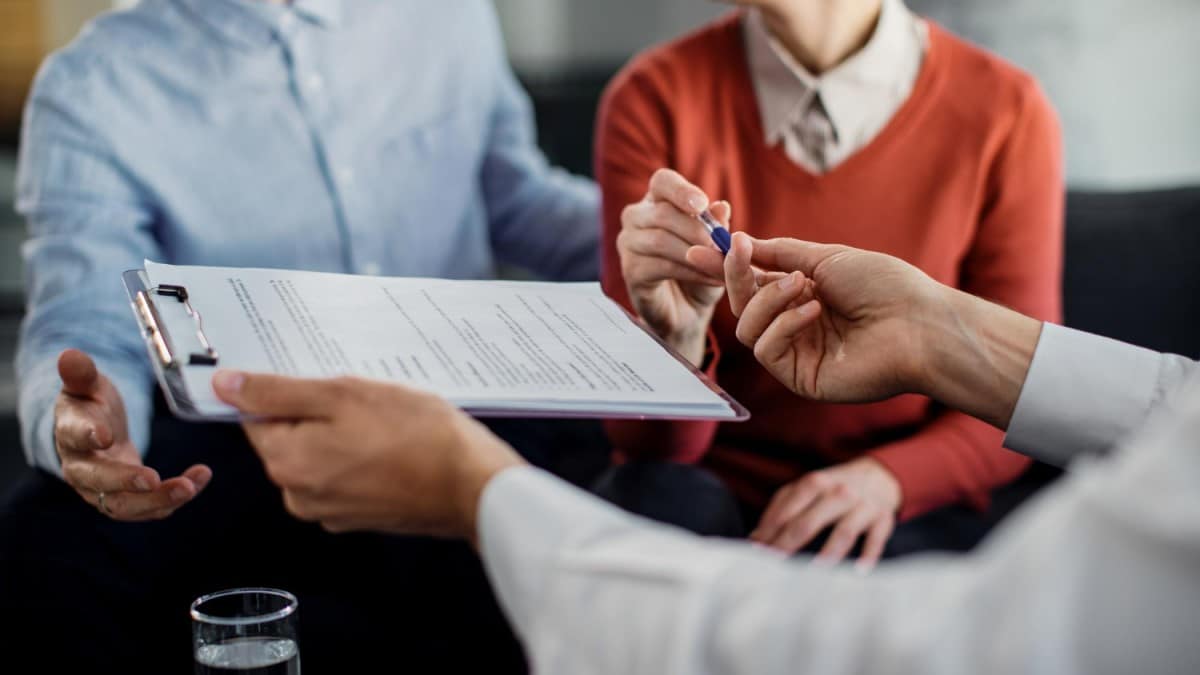 découvrez pourquoi l'assurance est essentielle pour protéger vos biens, garantir votre sécurité financière et vous offrir une tranquillité d'esprit face aux imprévus. apprenez comment choisir la couverture adaptée à vos besoins et assurer l'avenir de votre famille.